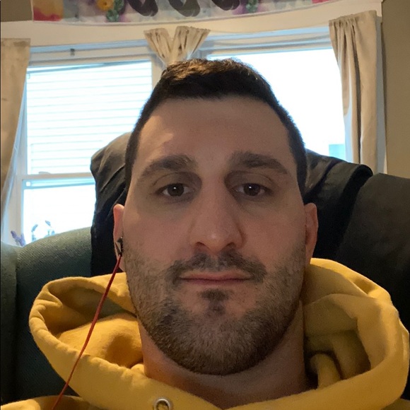 Meet your Posher, Andrew - Picture 1 of 2